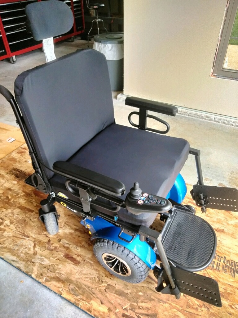 Quantum 1450 power chair with tilt