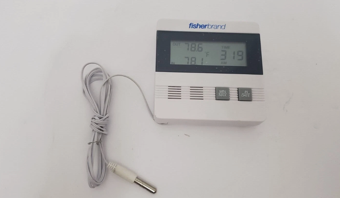 Fisherbrand Traceable Thermometer with Time/Date, Max/Min Memory