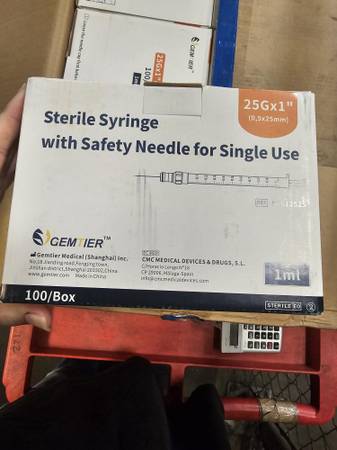 Sterile Syringes 400,000. Free. Free. Free.