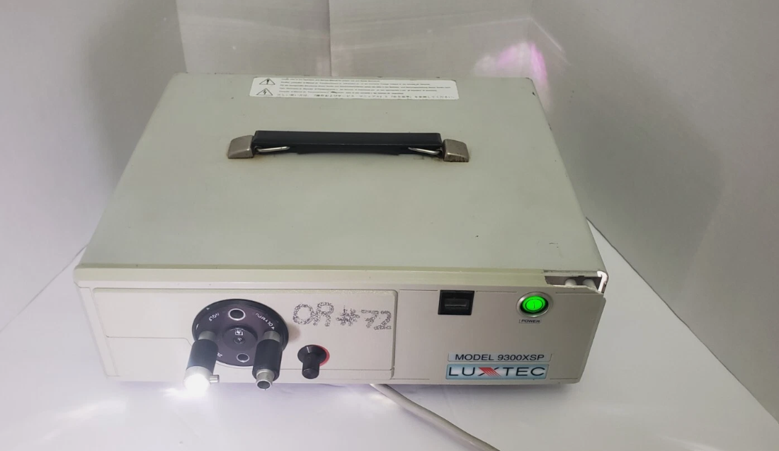 Luxtec 9300XSP Surgical Headlight System Unit 1