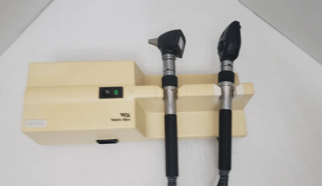 Welch Allyn 767 Series Wall Transformer with Otoscope & Ophthalmoscope Unit 33