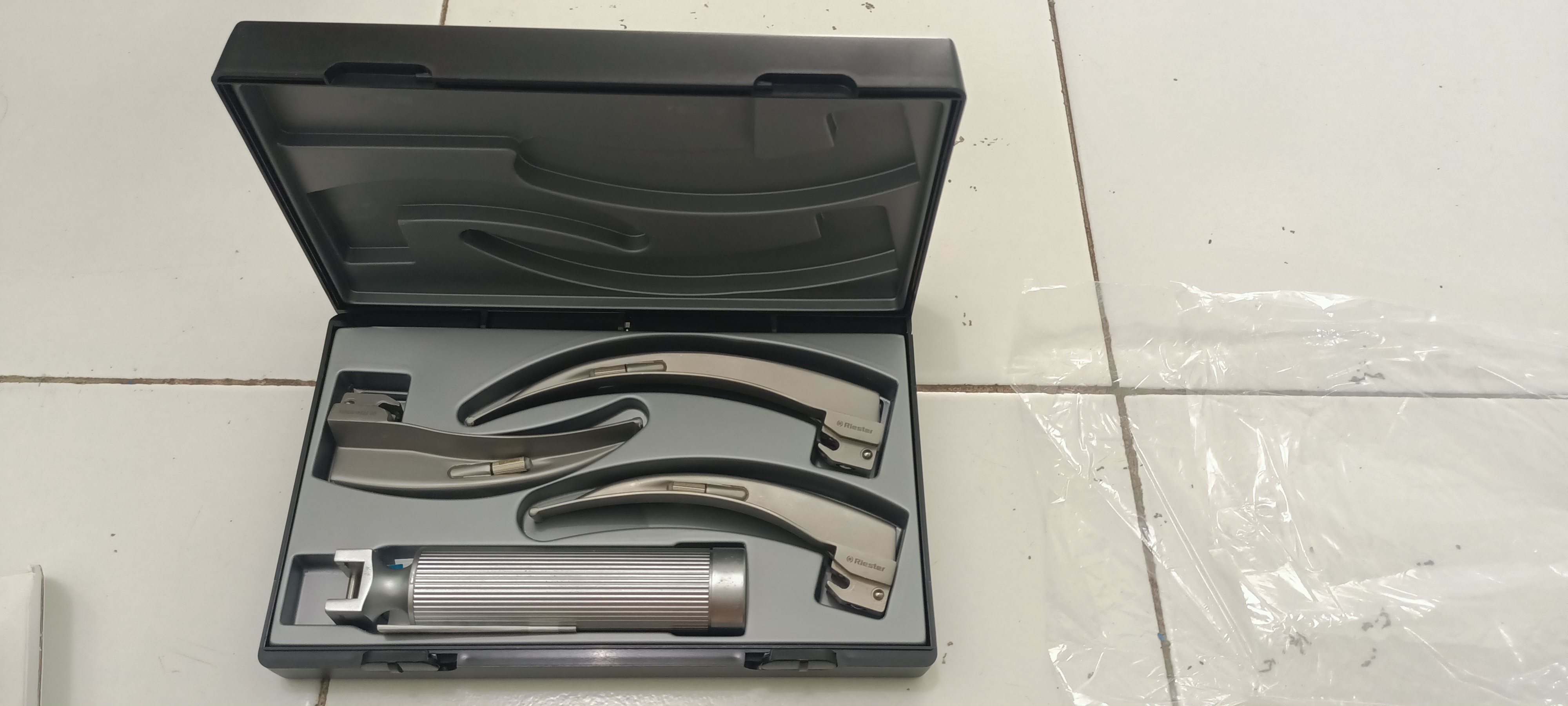 Laryngoscope Adult 1 Set