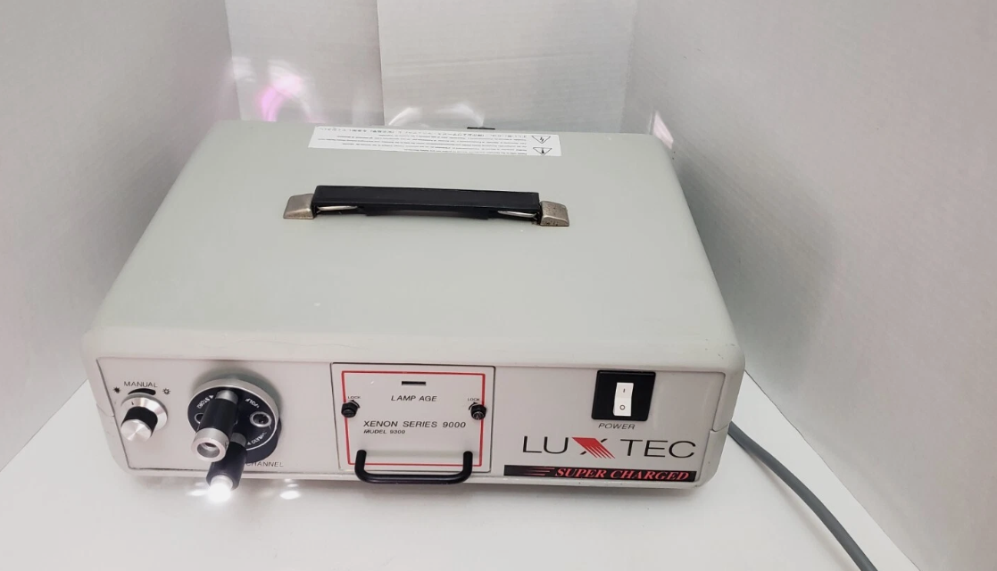 Luxtex 9300 Series 9000 Model Light Source with Power Cord