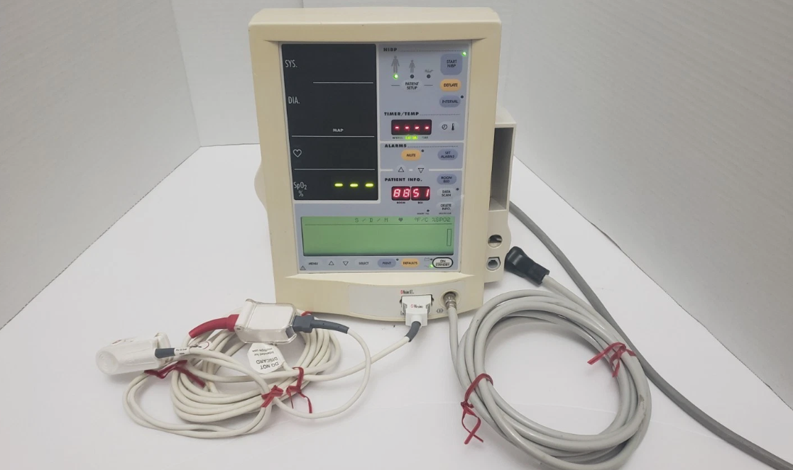 Datascope Accutorr Plus Vital Signs Monitor with Accessories