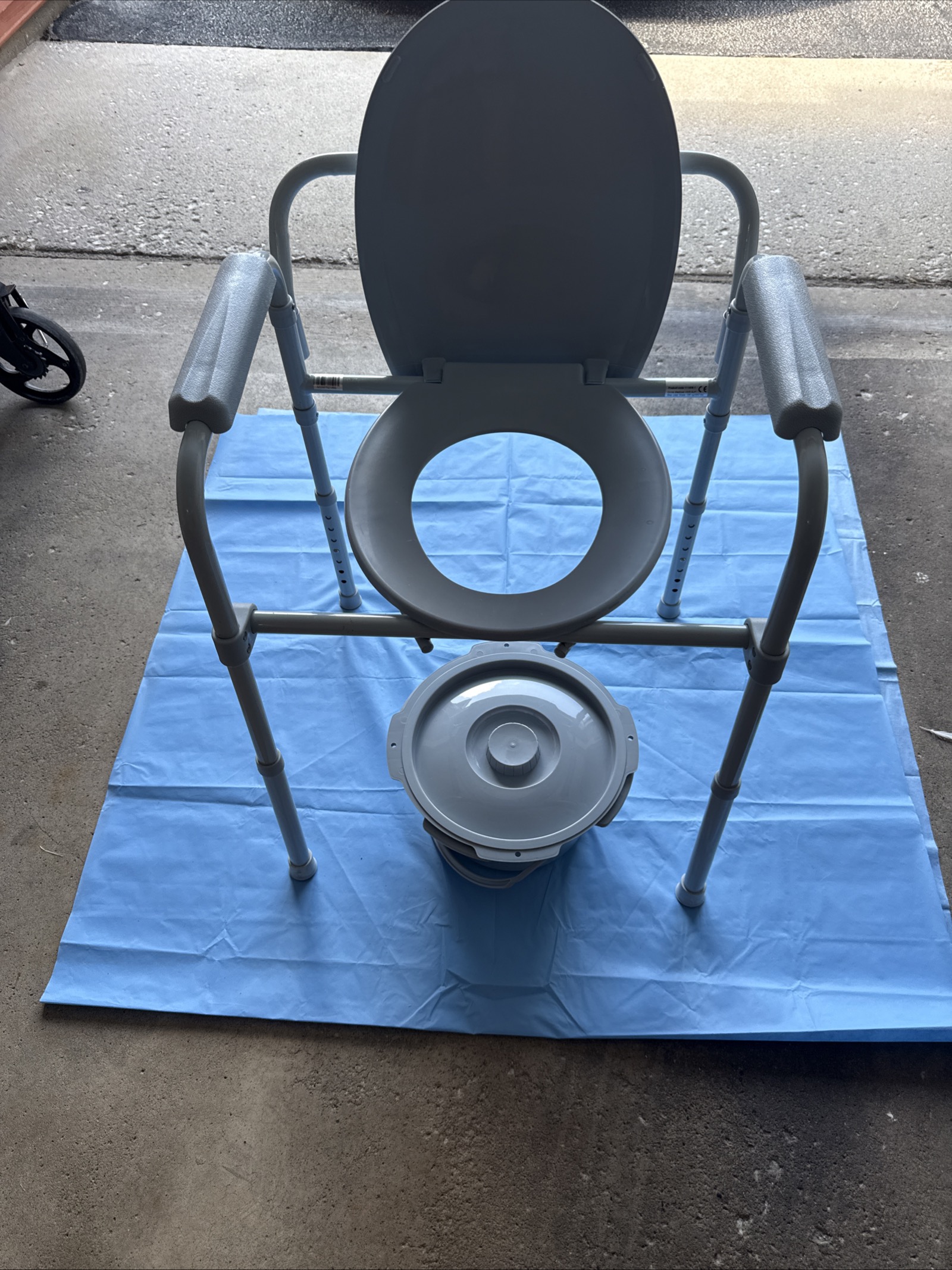 Portable toilet