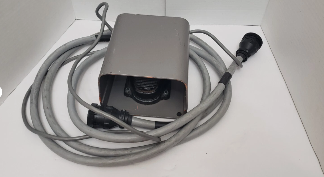 Linemaster Clipper 635-S Foot Switch with Guard