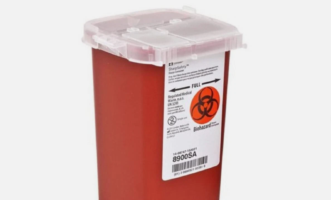 Covidien 8900SA SharpSafety Sharps Container Phlebotomy 1 quart Capacity Red