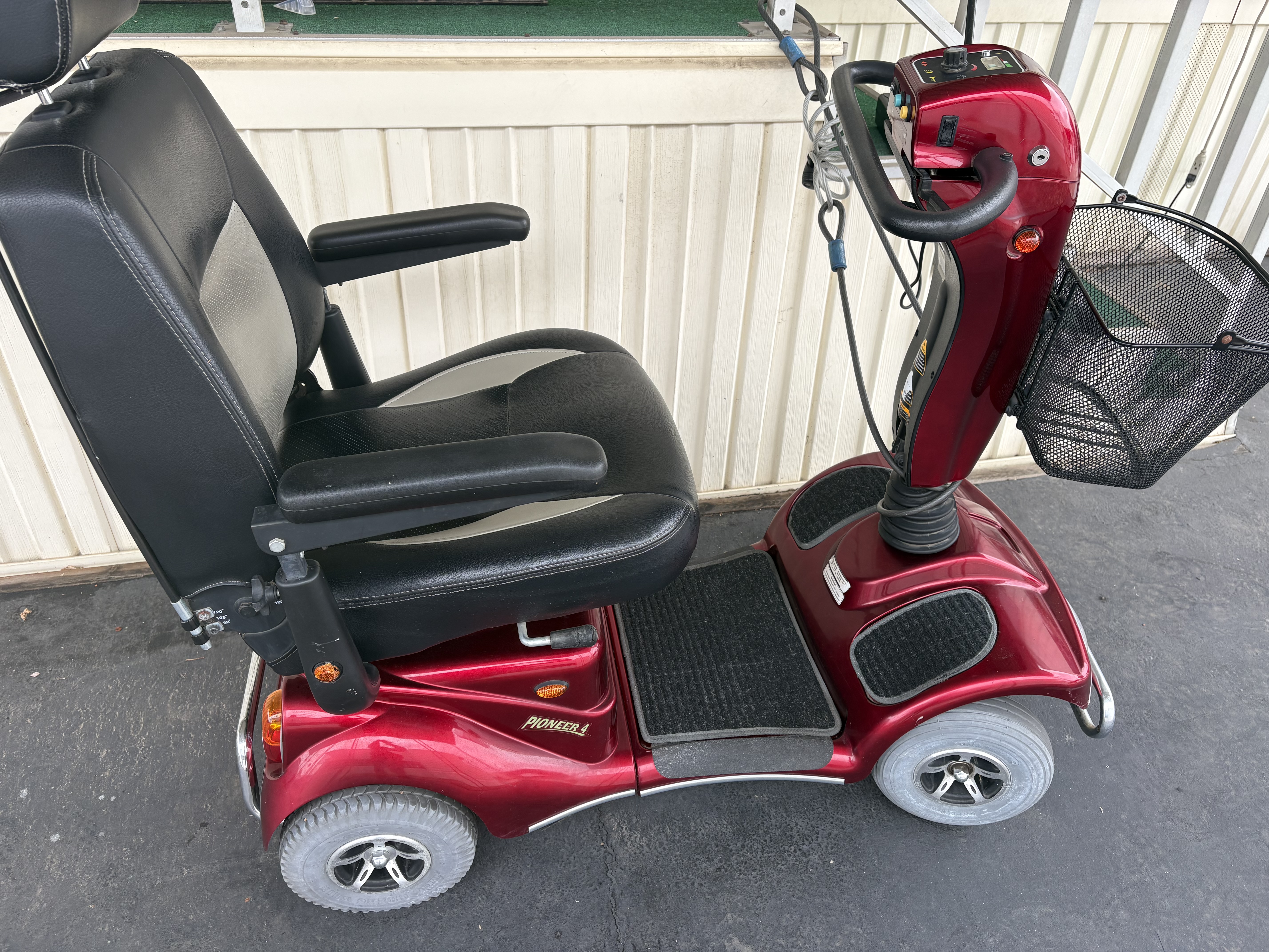 Merits Electric Mobility Scooter w/basket