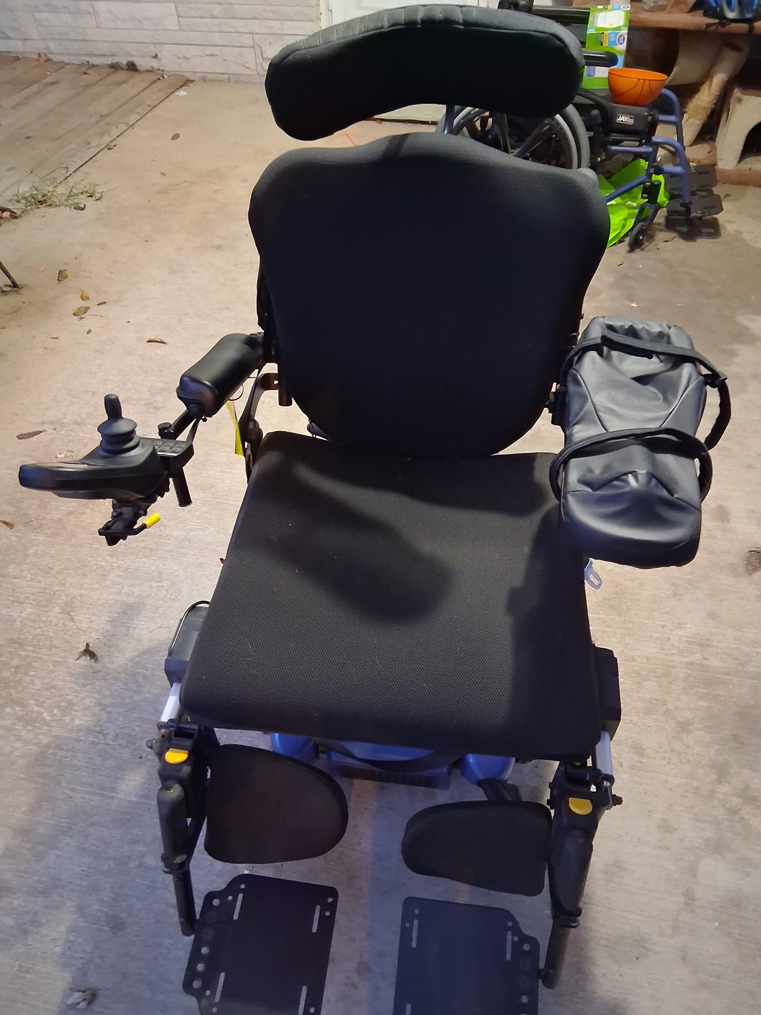 Automatic wheel chair