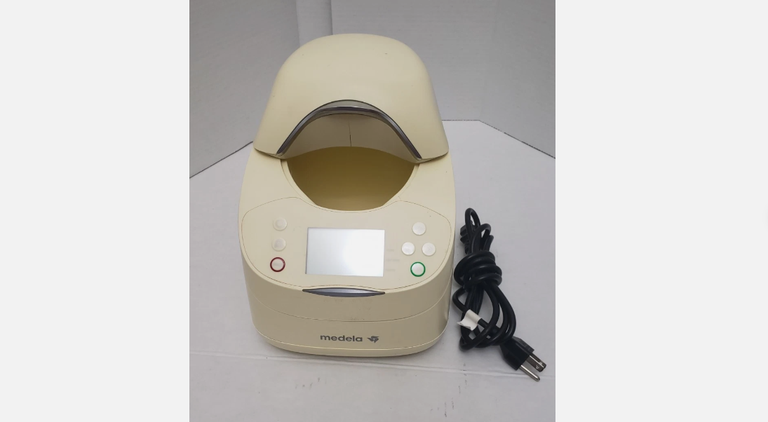 Medela Digital Waterless Milk warmer 87115 with power cord Defroster Unit V