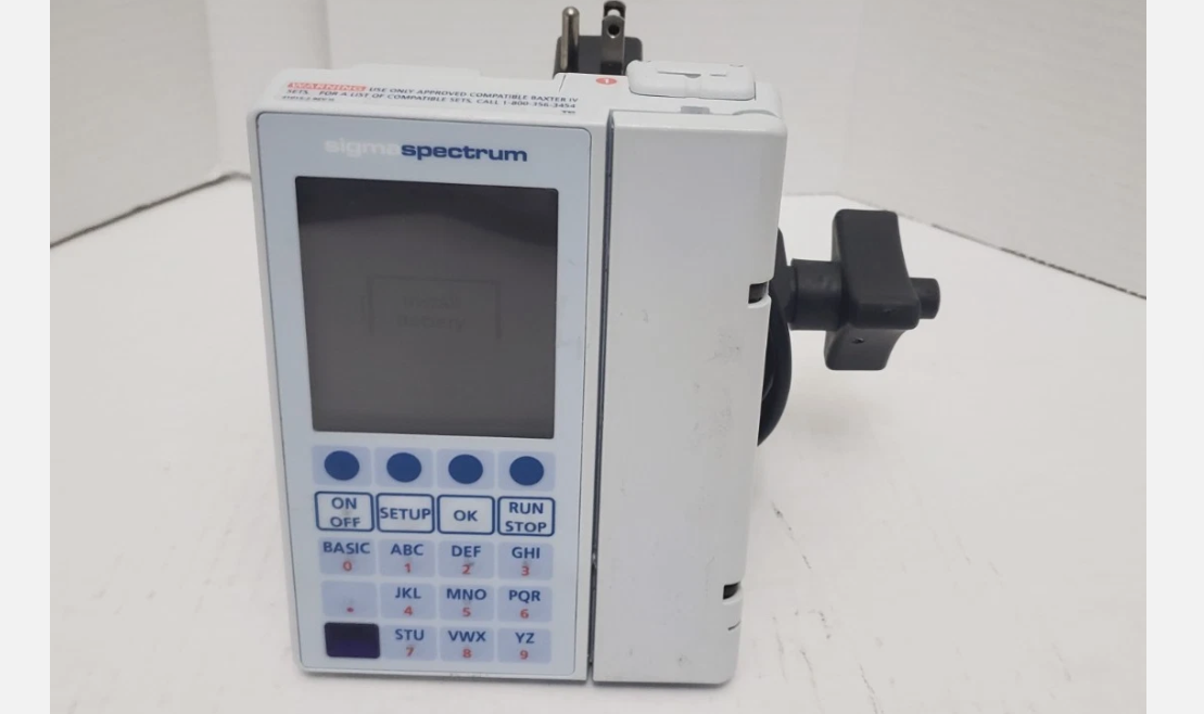 Baxter Sigma Spectrum IV Pump with Power Supply Needs Battery