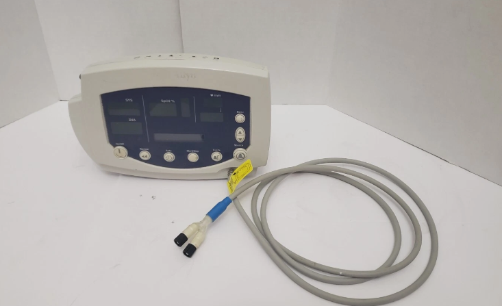 Welch Allyn 007-0104-00 Vital Signs Monitor with BP Hose