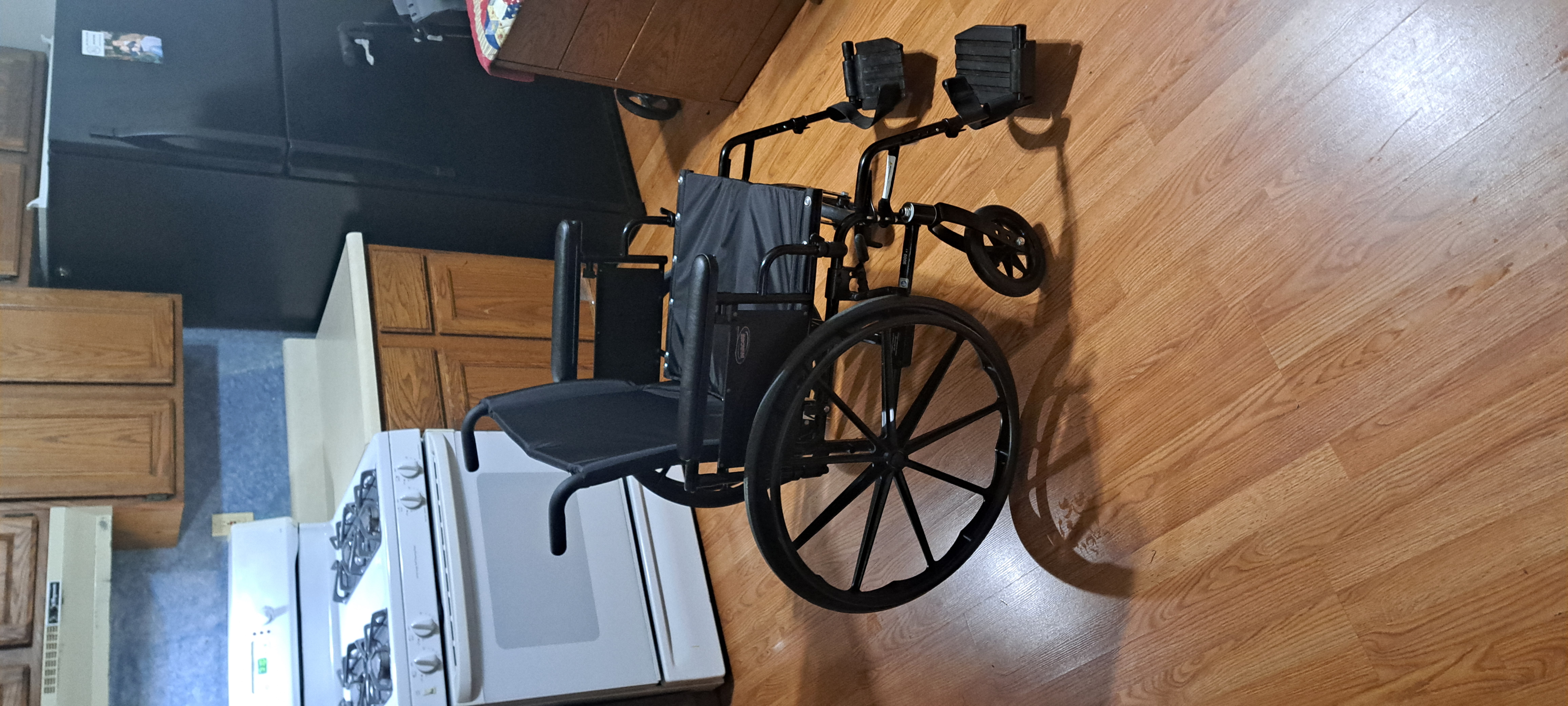 250 Lbs. Weight limit wheelchair 9000 xt