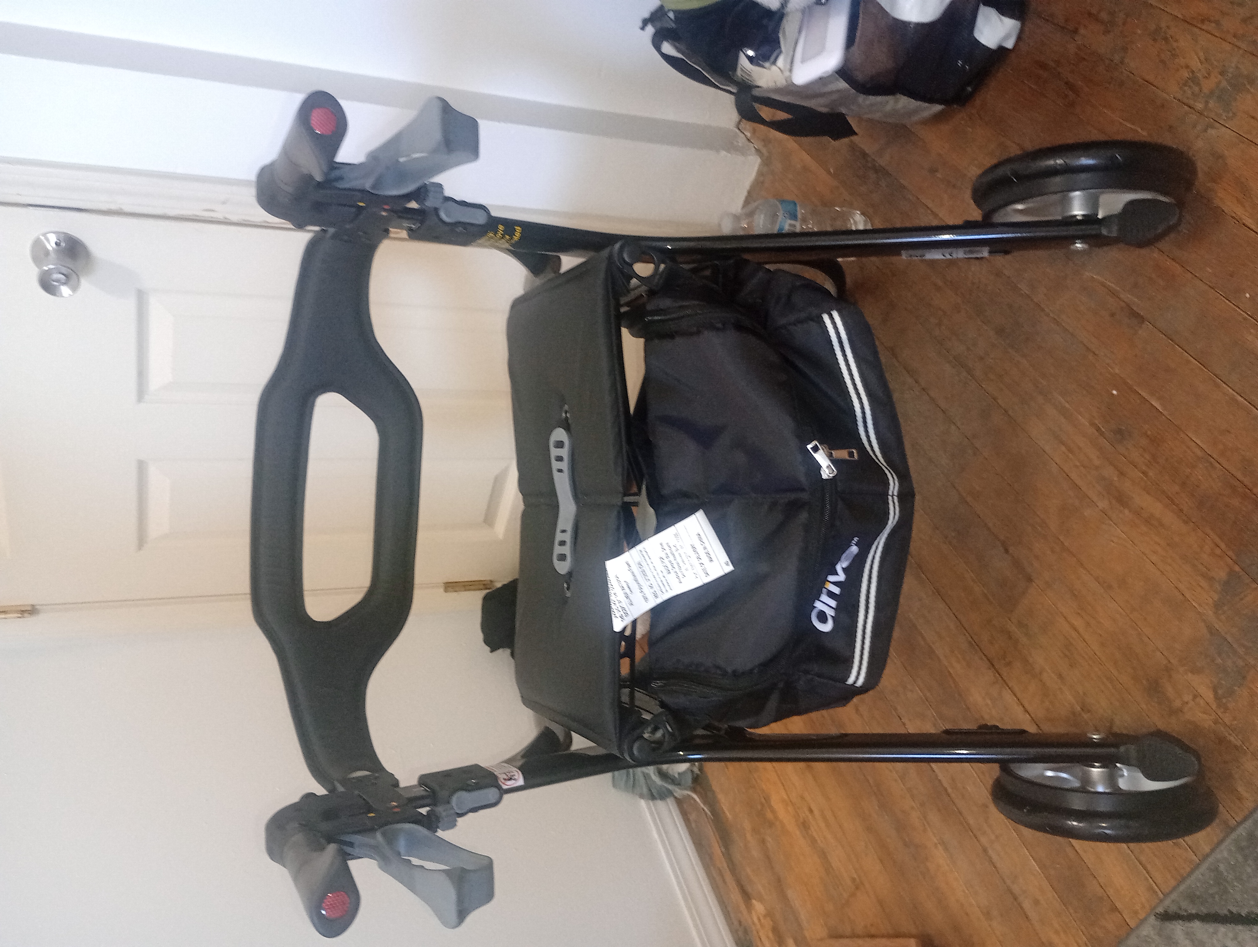 Walker/wheelchair