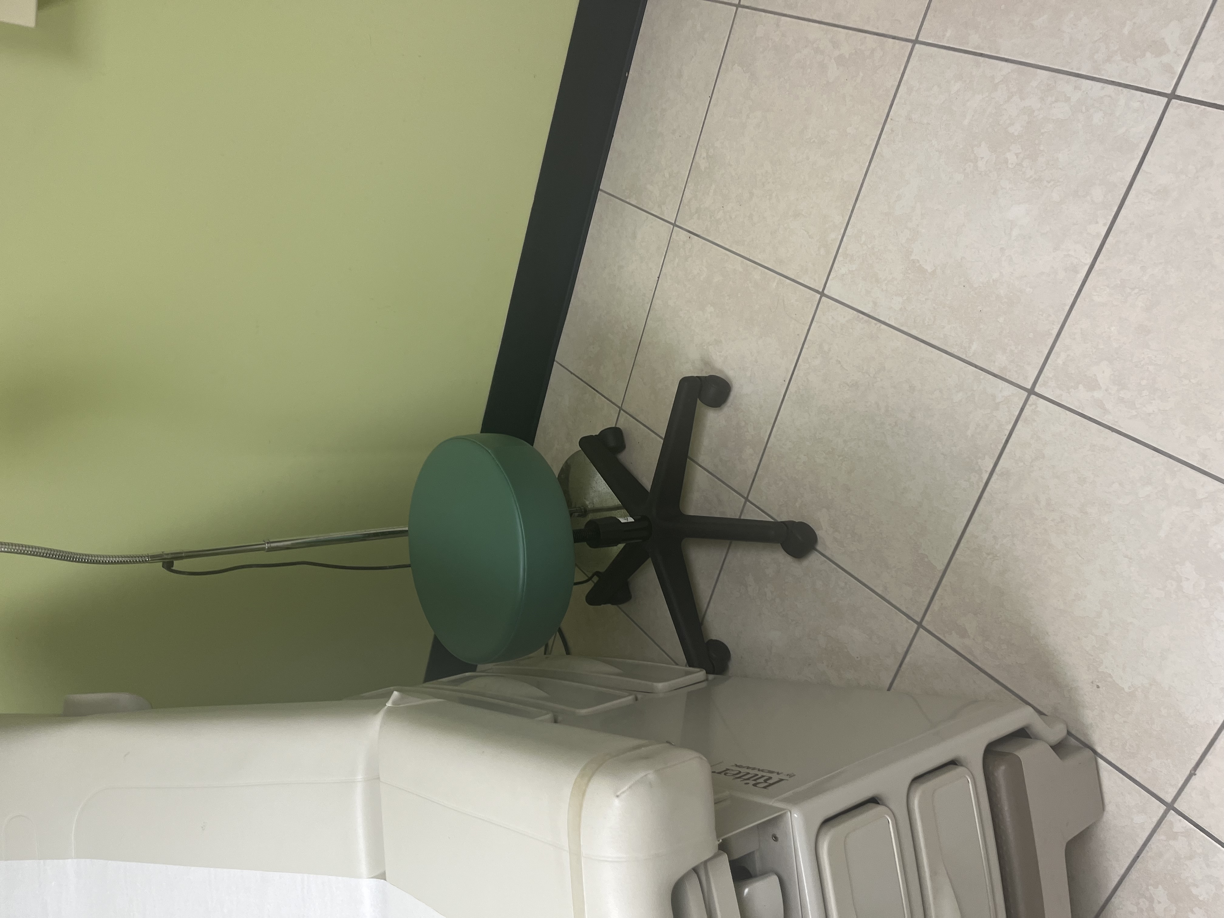 Hands Free Physian Stool