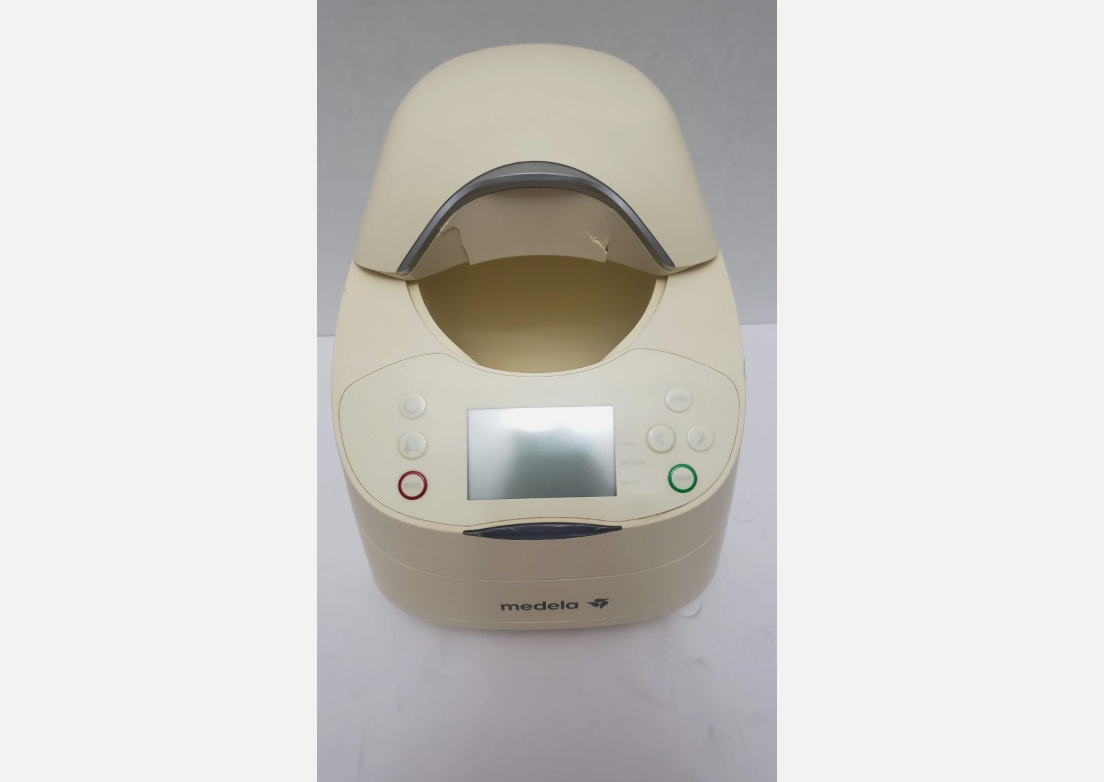 Medela Digital Waterless Milk warmer 87115 with power cord Defroster