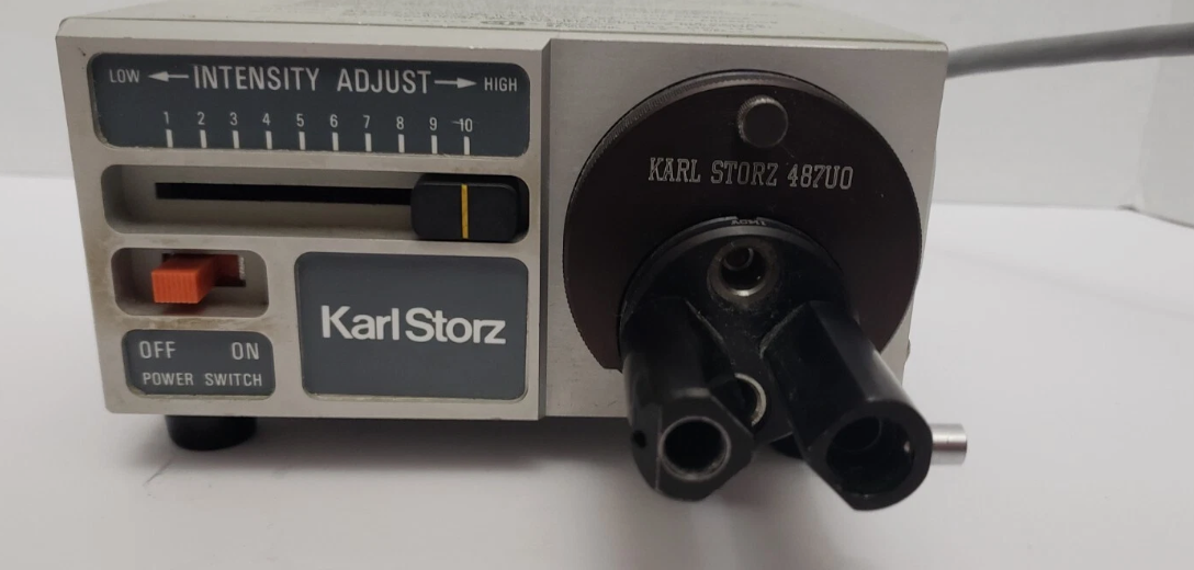 Karl Storz 481C Mini Halogen Endoscopy Light Source with 487U0 Scope Attachment