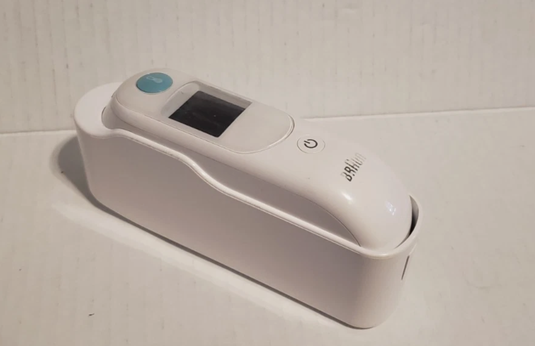 Braun Thermoscan 5 Ear Thermometer IRT6020 with Stand Base