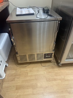 4.3 cubit foot pharmaceutical-grade freezer