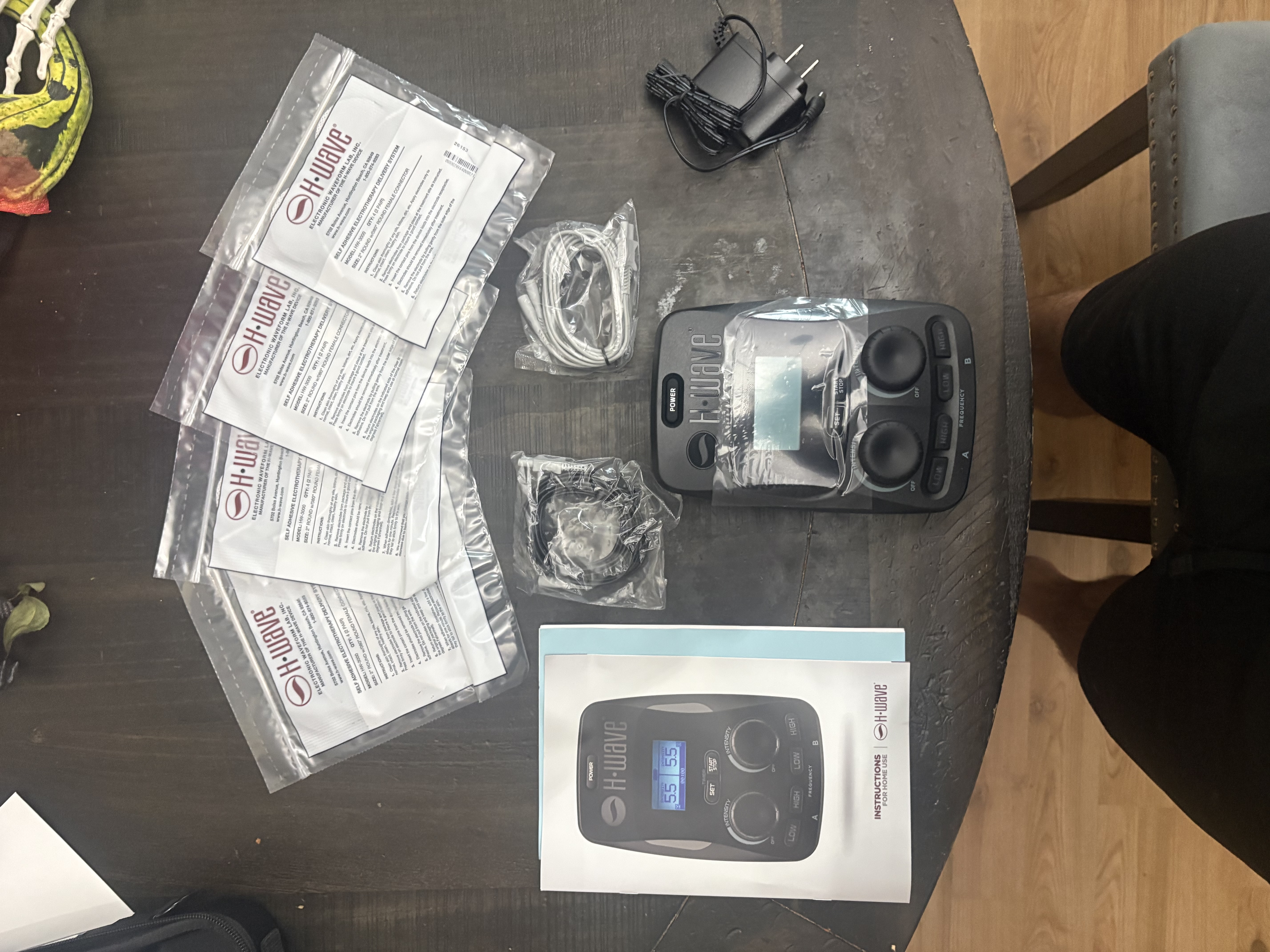 H-Wave Dual Channel Handheld TENS/EMS Unit for Pain Management w/ Case/model H4